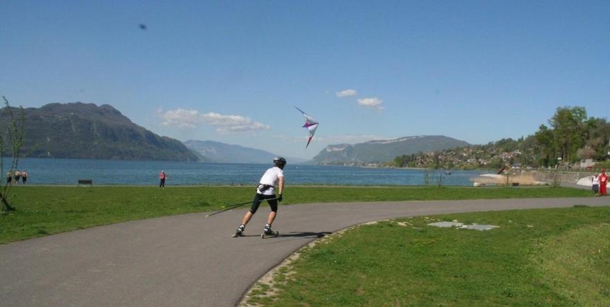 Le Lamartine, Vue Magnifique Face Au Lac Du Bourget 艾克斯莱班 外观 照片
